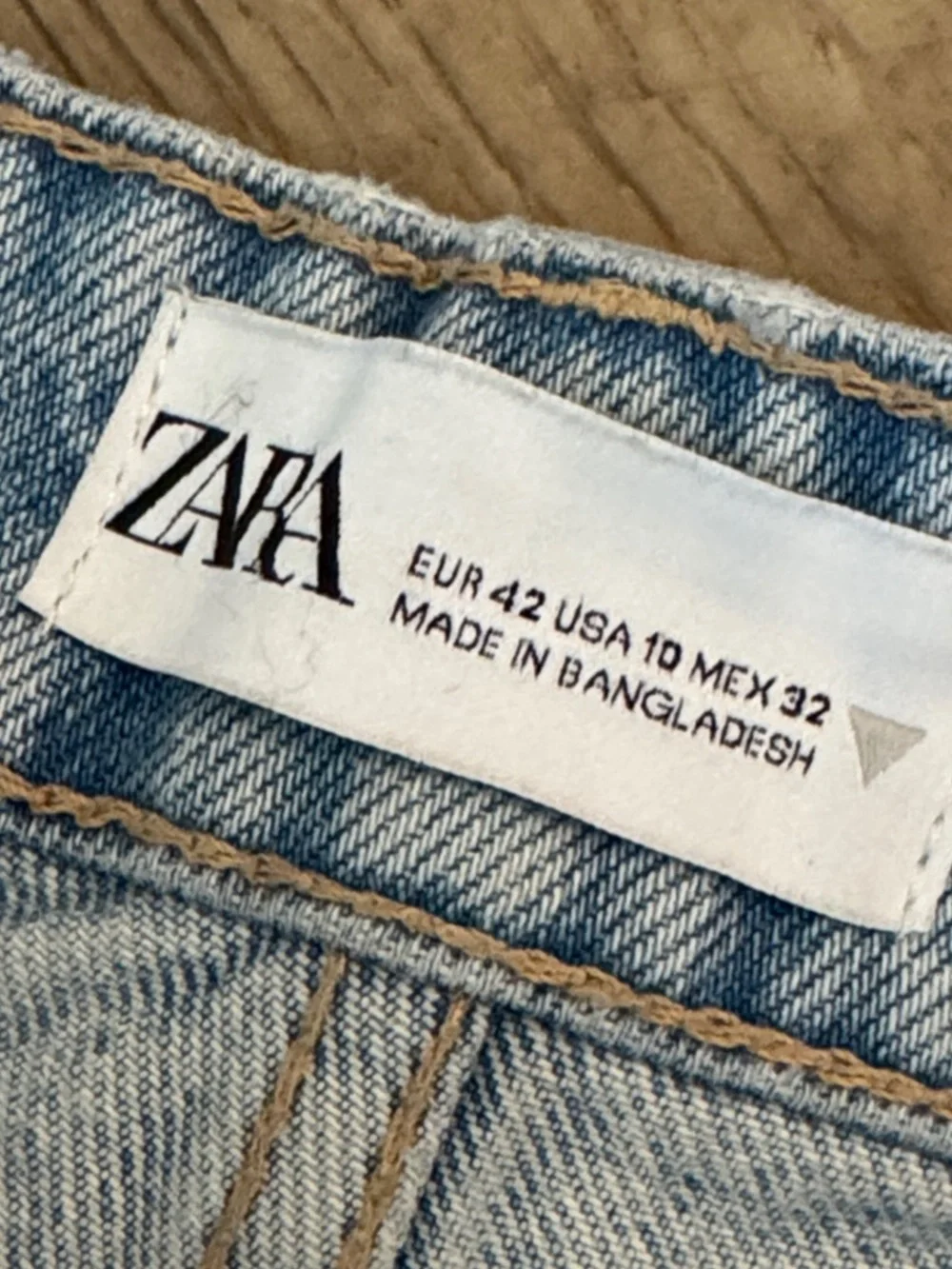 Zara Light Blue Button Fly Distressed Denim Jeans Sz 10